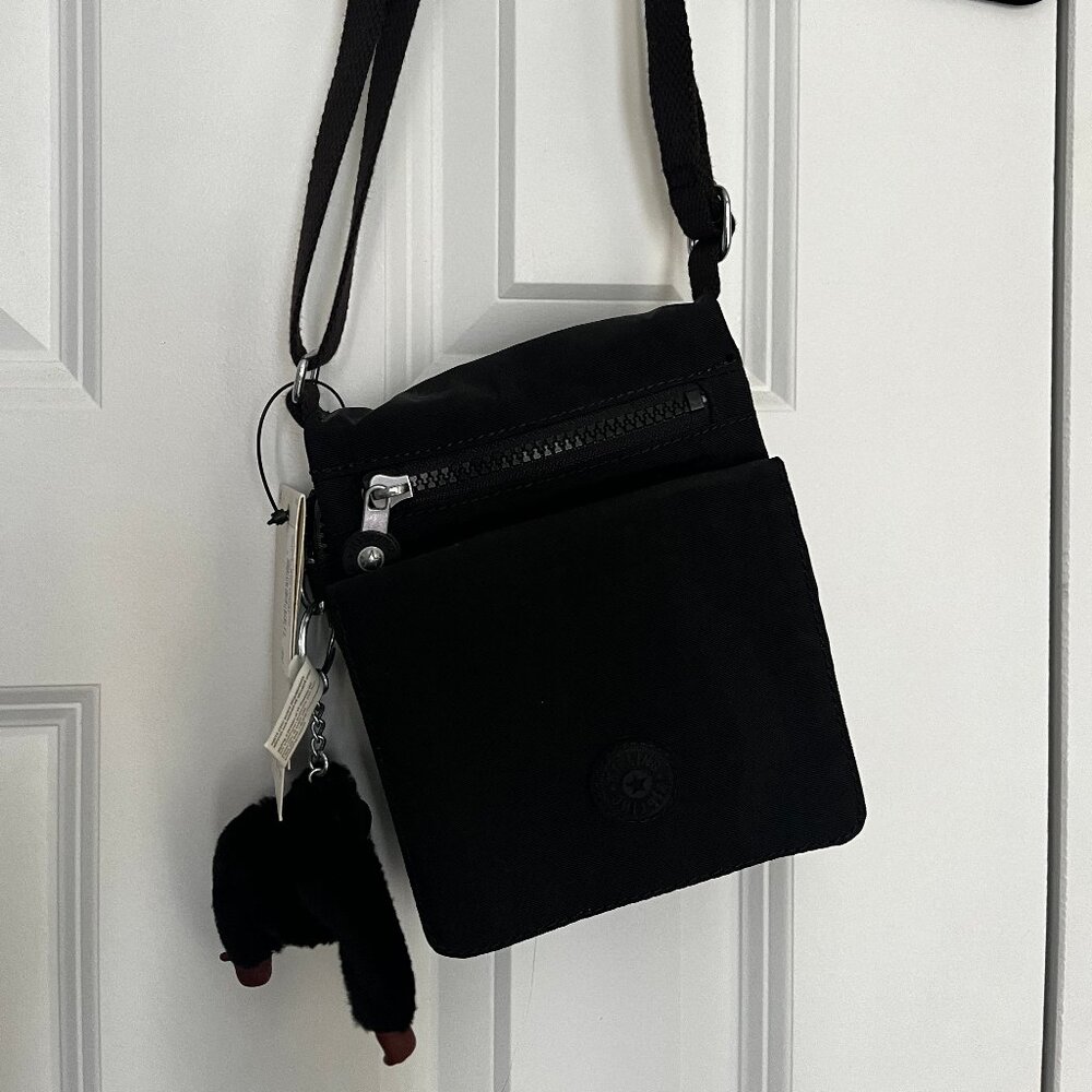 black kipling adjustable bag with gorilla chain